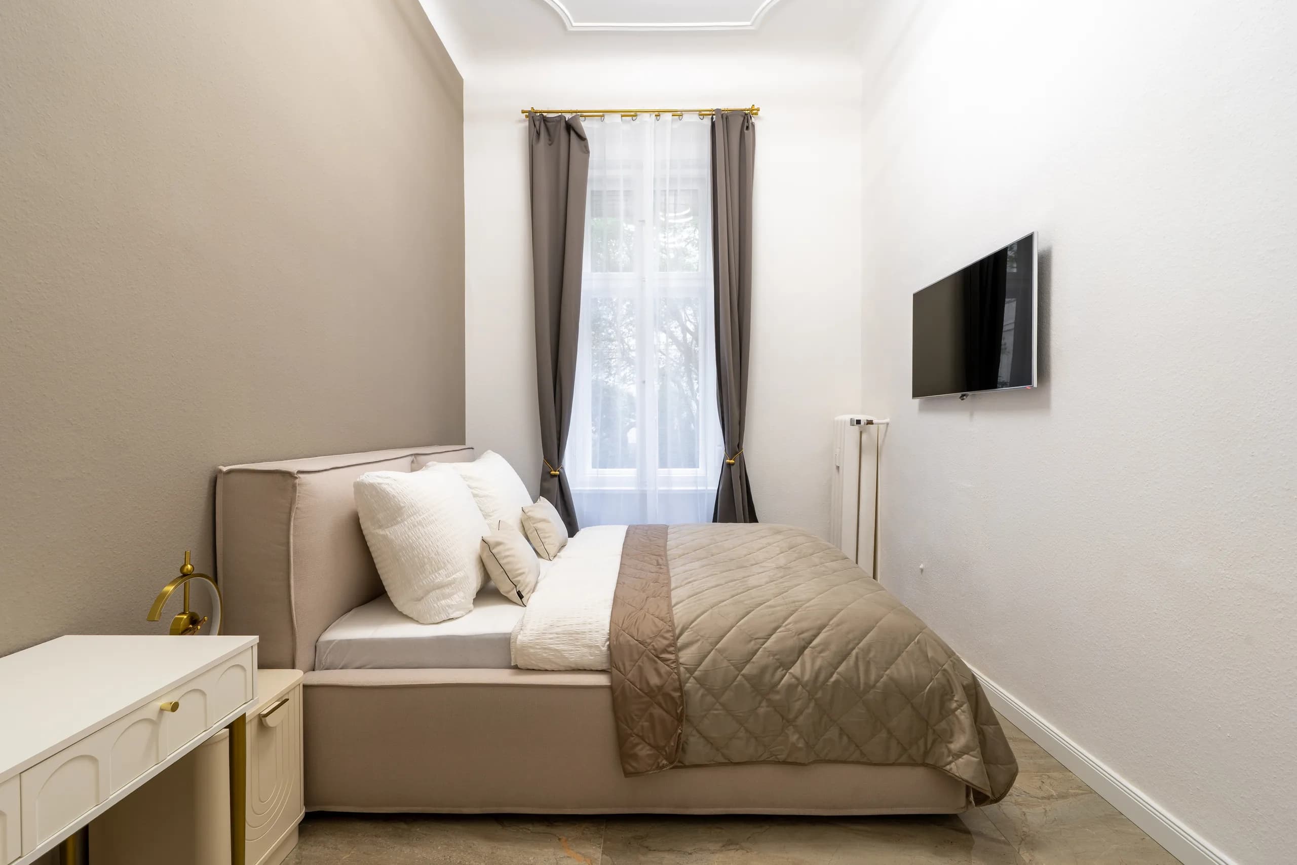 City West Appartamento d'Epoca di Lusso — Comfort 5